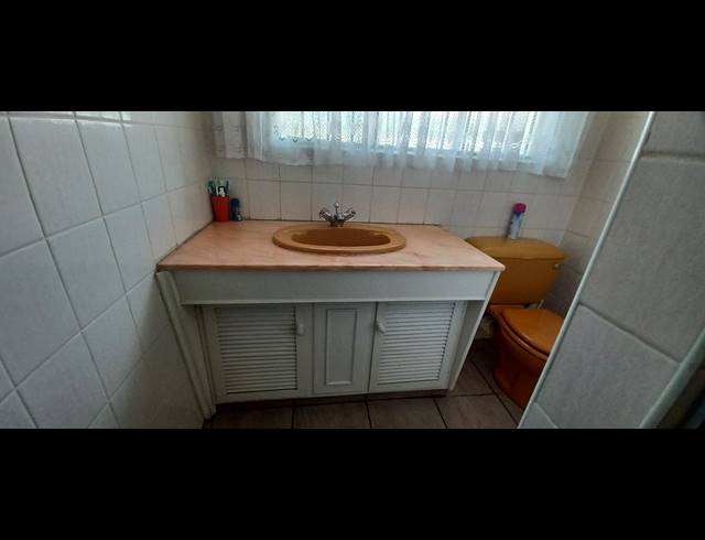 5 BEDROOM FREEHOLD FOR SALE IN DAL FOUCHE
